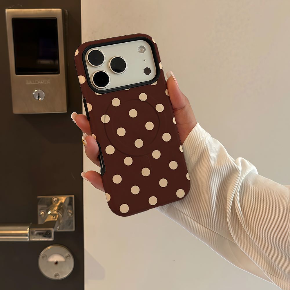 ブラウンベージュの水玉模様の磁気対応iPhoneケース（iP - Apple Iphone 15 のレビューと価格